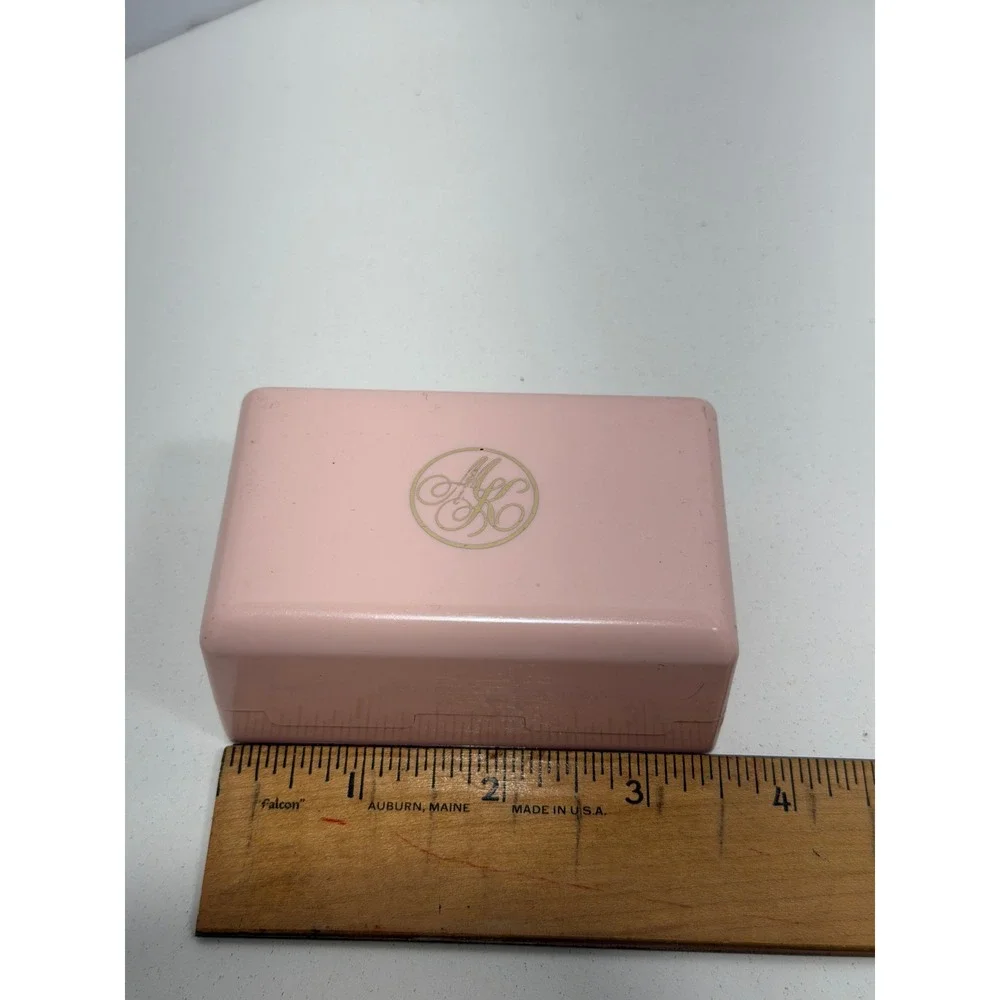 Vintage Mary Kay Pink Travel Soap Dish Case with Draining Tray Gold MK Monogram‎